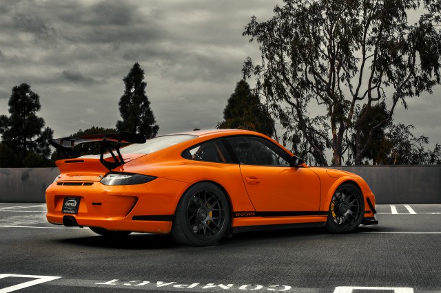 Оранжевый Porsche 911 GT3 RS от GMG Racing